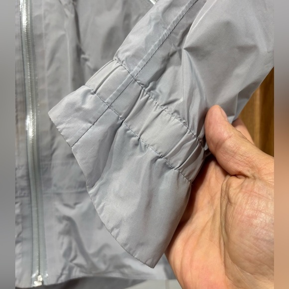 Lululemon Make it Rain Gray Women's Jacket Size 4 - Picture 2 of 10